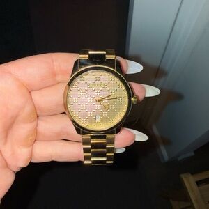 Gucci g-timeless Watch